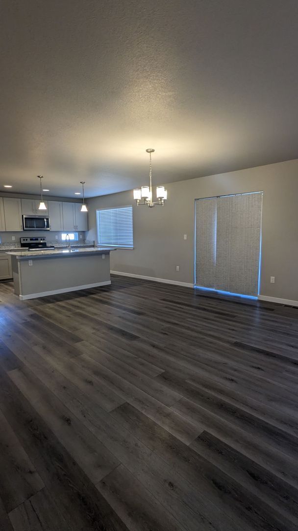 Building Photo - 4948 Wolf Moon Dr