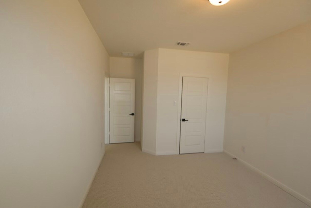 Building Photo - 1514 Roundup Way