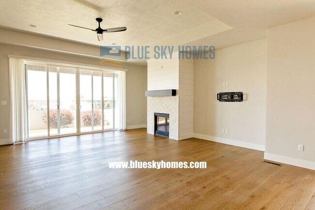 Building Photo - 9119 W Stirrup Dr