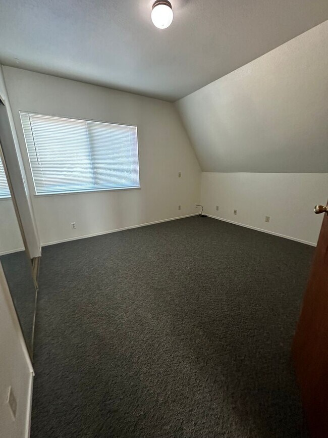 Building Photo - 2031 Oroville-Chico Hwy