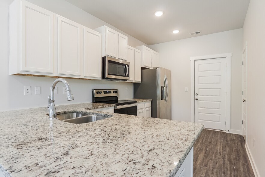 Building Photo - 5501 Cathwick Dr