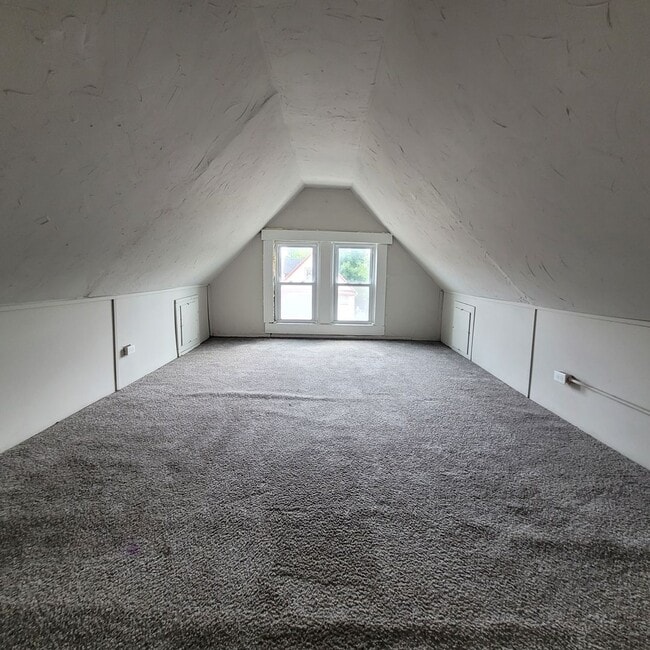 Building Photo - Single Family 4 Bed 2 Bath FOR RENT!