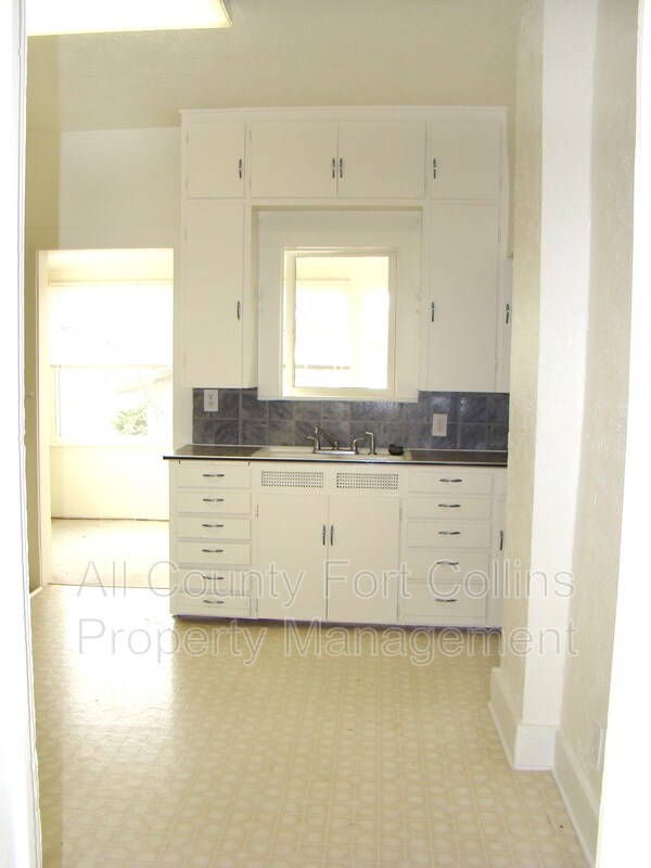 Building Photo - 401 Elm St