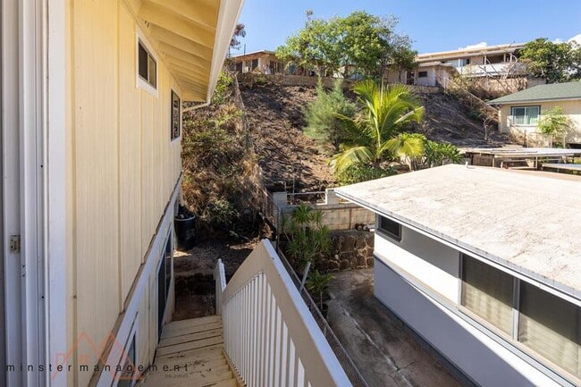 Building Photo - 94-525 Awamoi Street