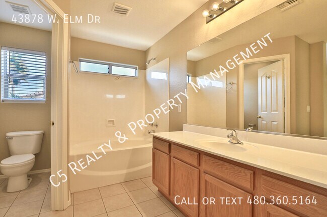 Building Photo - 3 bedroom Plus Den Home in Maricopa with N...