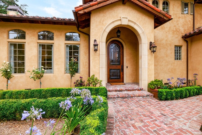 Building Photo - 3317 Taylor Rd