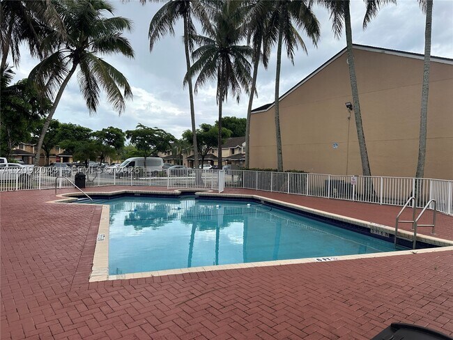Building Photo - 2268 SW 81st Ave