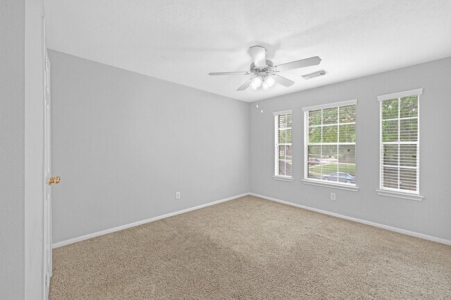 Building Photo - 3102 Millers Oak Ln