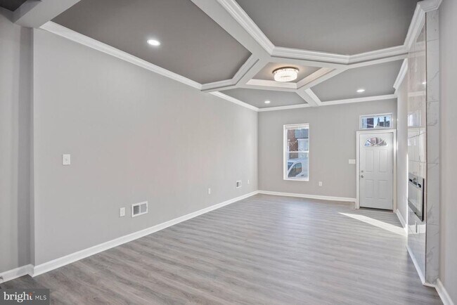 Building Photo - 723 N Luzerne Ave