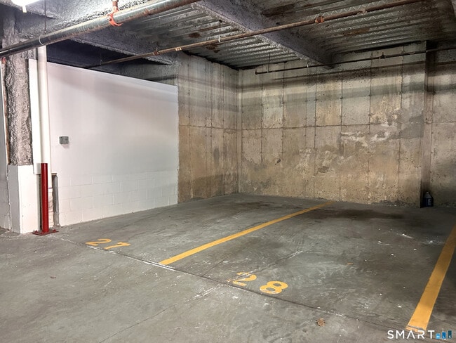 Building Photo - 105 Richards Ave