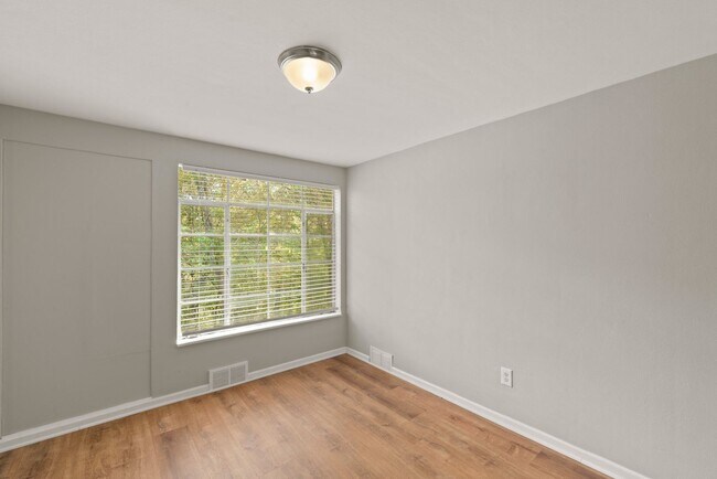 Building Photo - 462-464-464 Idlewood Rd