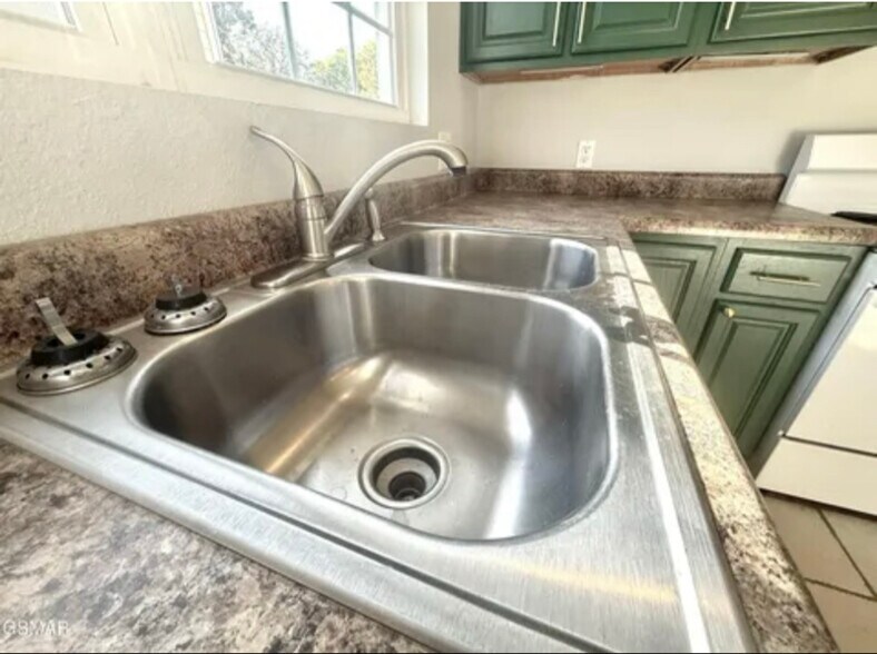 Building Photo - 275 Glascock St