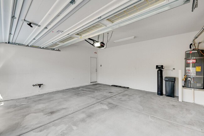 Building Photo - 4 Bedroom Near Spring Valley— Your Next Chapter Starts Here!