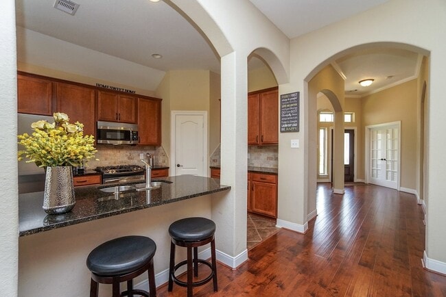 Building Photo - 6115 Sawland Dr