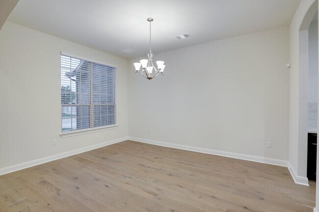 Building Photo - 16005 Axehandle Trl