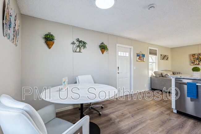 Building Photo - 437 Riverfront Dr