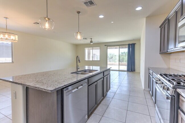 Building Photo - $750.00 MOVE-IN CREDIT TOWARDS FIRST MONTH RENT!!!!! Rancho Sahuarita