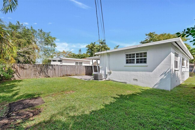 Building Photo - 3604 SW 60th Ave