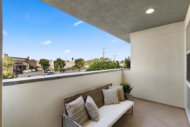 Building Photo - Superior Point