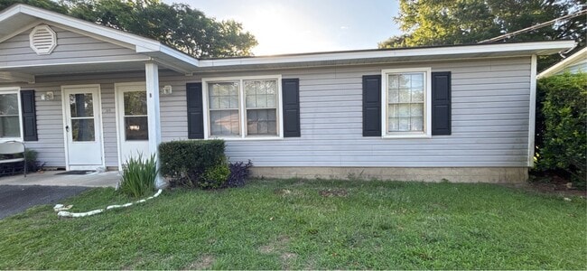 Building Photo - 1309 Ireland Dr