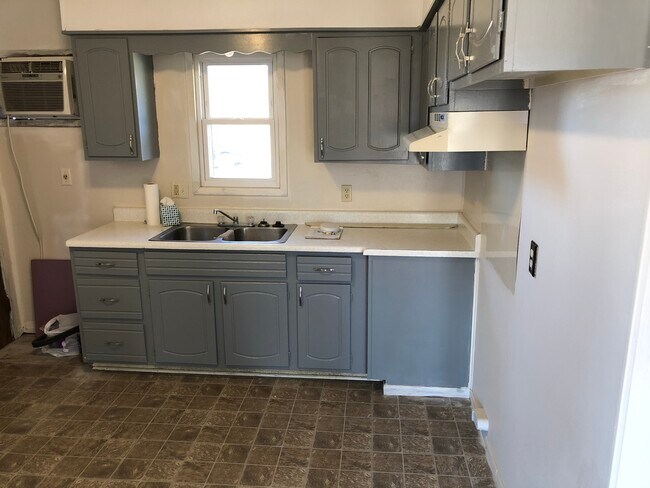 Building Photo - 134-136 Fauber Ln