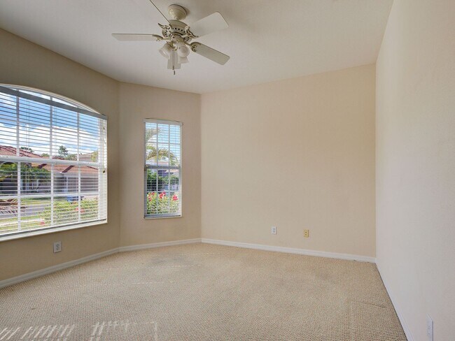 Building Photo - 3BD/2BA/3 Car Garage in Stoneybrook