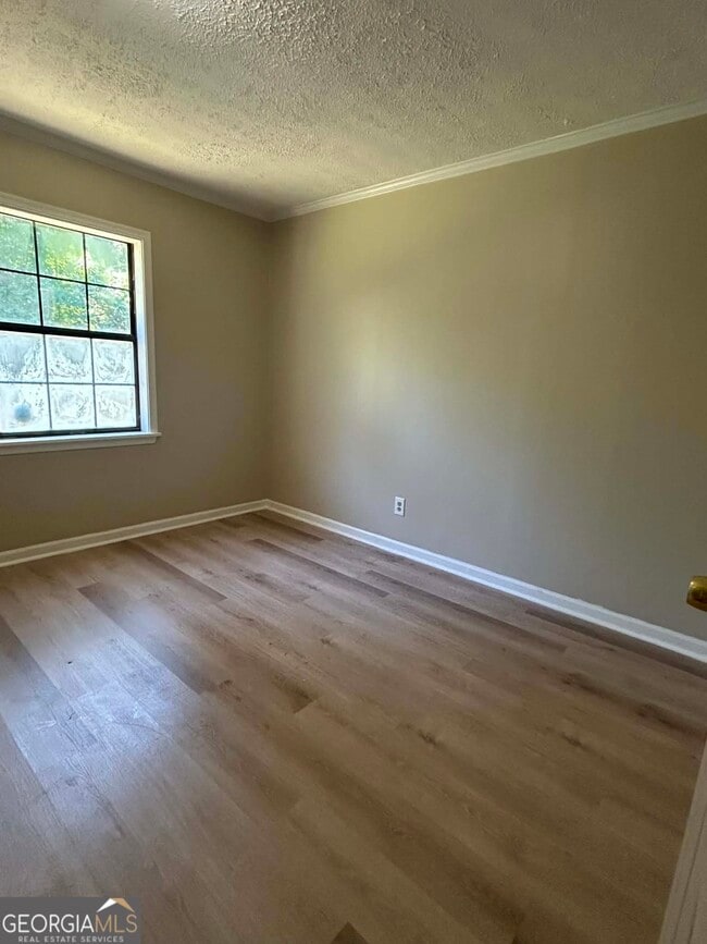 Building Photo - 4704 High Oak Dr