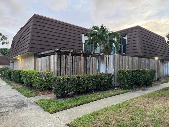 Building Photo - 2311 23rd Ln