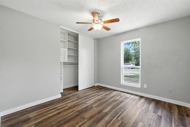 Building Photo - 2307 Montclair Dr