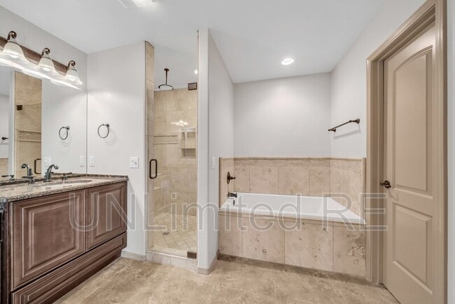 Building Photo - 2805 S Flagstone Ln