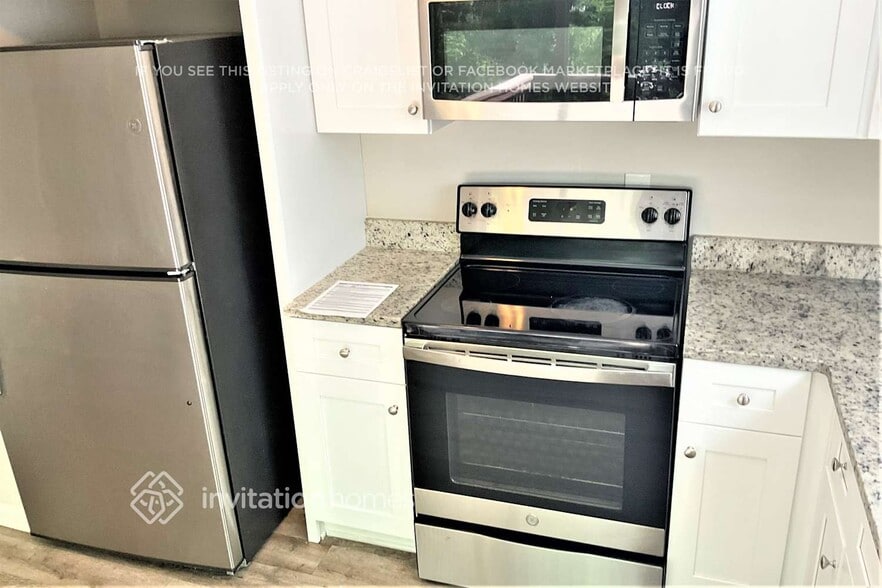 Building Photo - 27 Simpson Dr NE