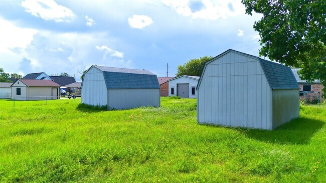 Building Photo - 4406 Mallard Dr