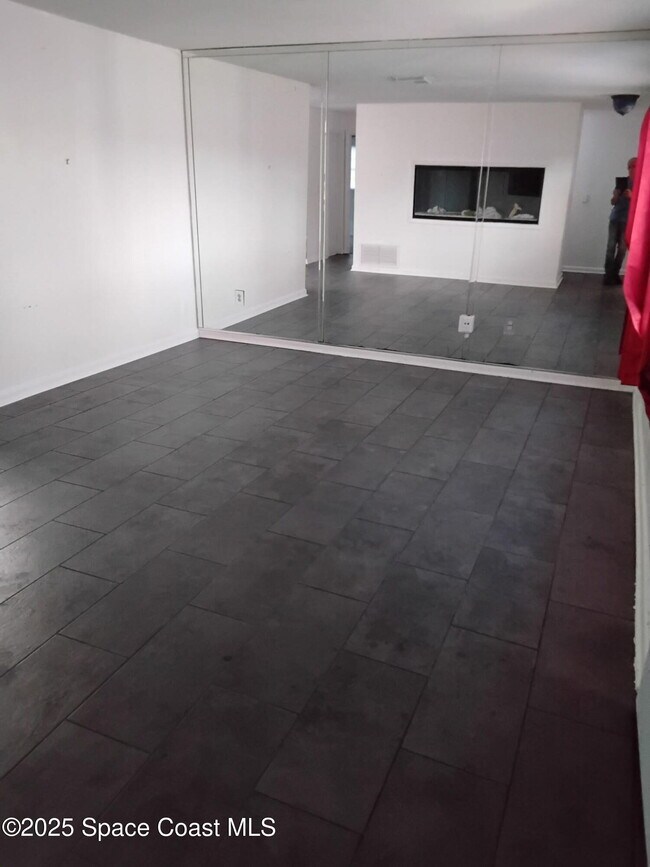 Building Photo - 2965 Hobbs Pl