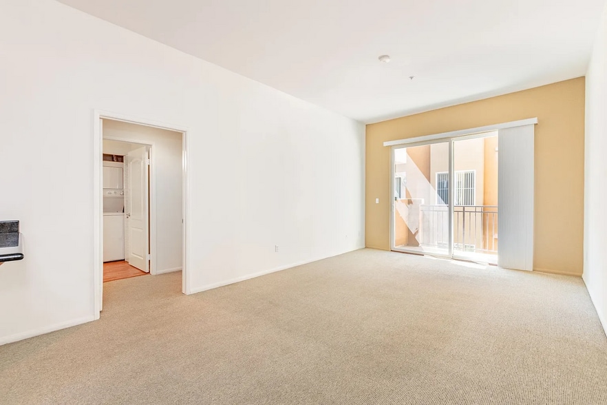 Building Photo - 4060 Glencoe Ave