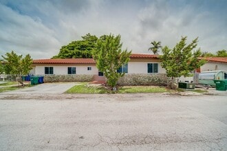 Building Photo - $3,000MONTHLY;14750 NE 7TH AVE #1475 MIAMI...