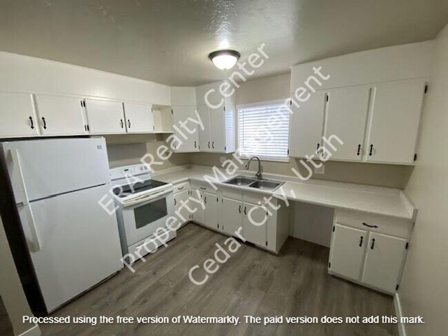 Building Photo - 394 S 500 W