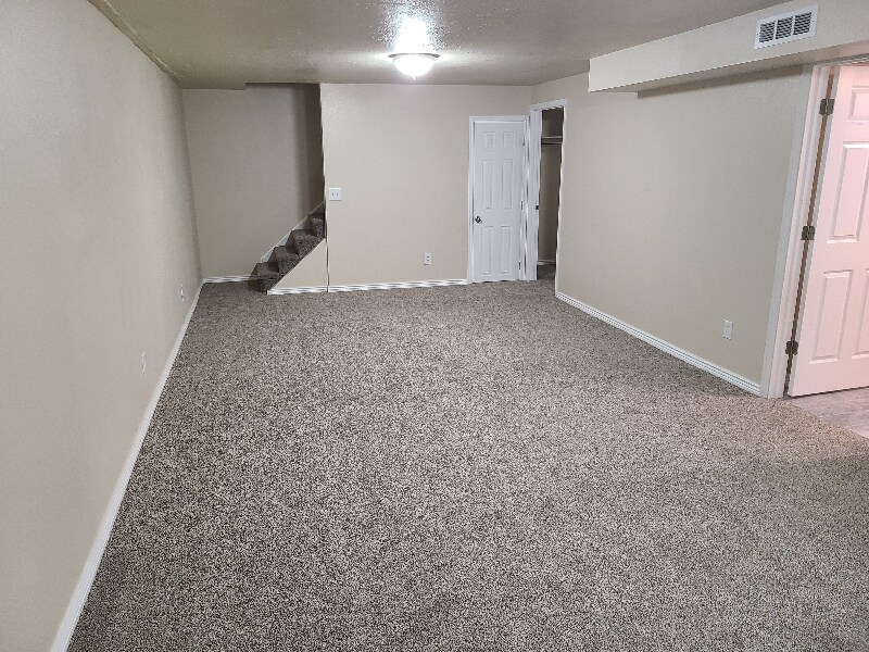 Building Photo - 287 E 600 N