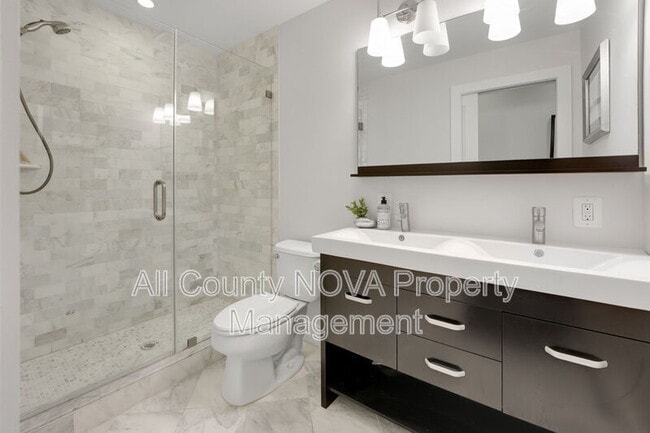 Building Photo - 3821 14th St NW