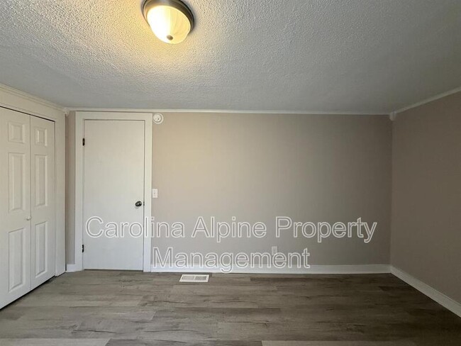 Building Photo - 510 Ridgecrest Dr