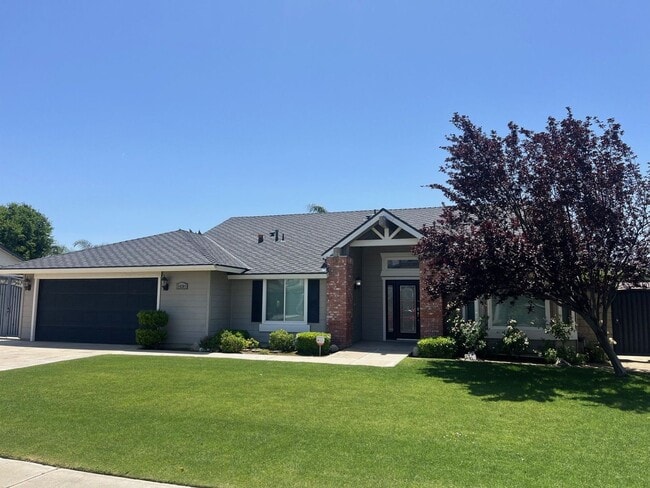 Primary Photo - Beautiful 3 Bed West Bakersfield Home W/Po...