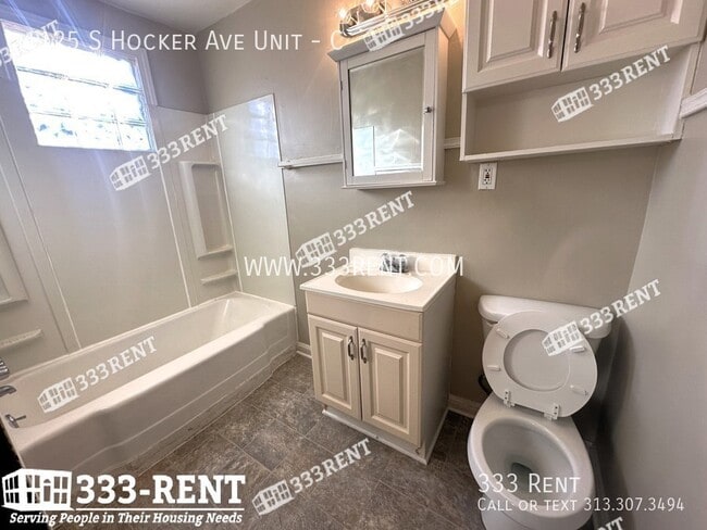 Building Photo - 1125 S Hocker Ave