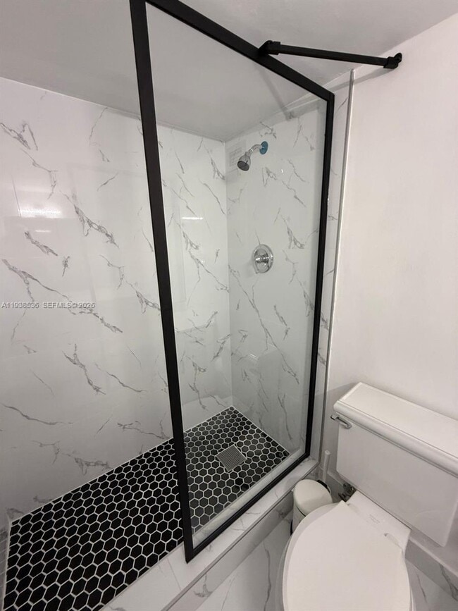 Building Photo - 6039 Collins Ave