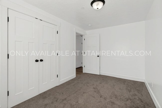 Building Photo - 1076 Bear Hollow Ln