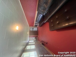 Building Photo - 3058 Westview Dr
