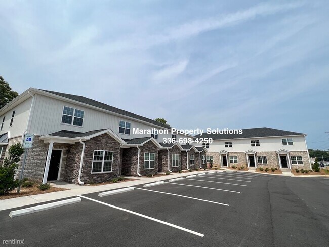 Building Photo - 2 br, 2.5 bath House - 3704 S Mebane St