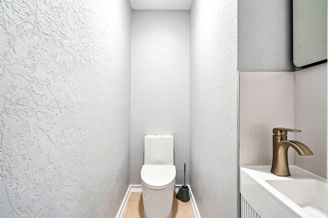 Building Photo - 2508 Arthur St