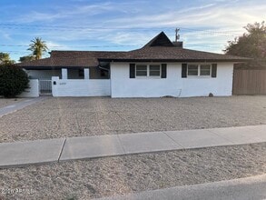 Building Photo - 3301 W Belmont Ave