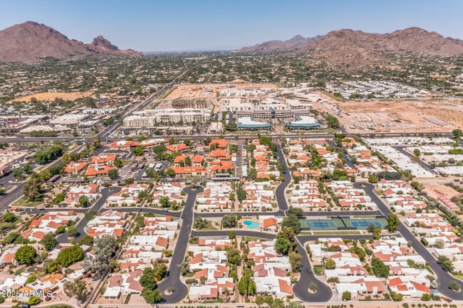 Building Photo - 7322 E Sierra Vista Dr