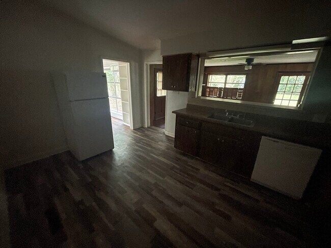 Building Photo - 1703 Stuart Ave