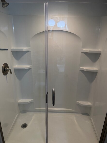 Building Photo - 61 Forest Hills Dr